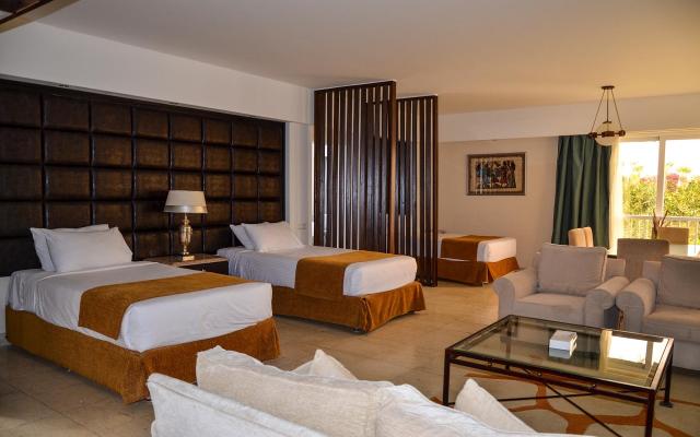 Family Suite Pool View