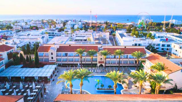 Napa Plaza (Adults Only)