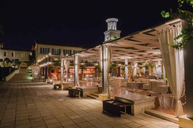 Napa Plaza (Adults Only)