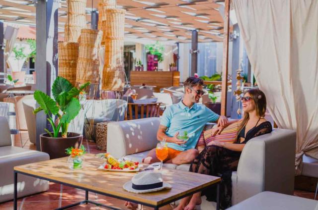 Napa Plaza (Adults Only)