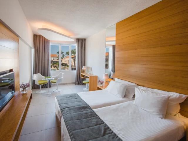 Superior Twin Room Pool View