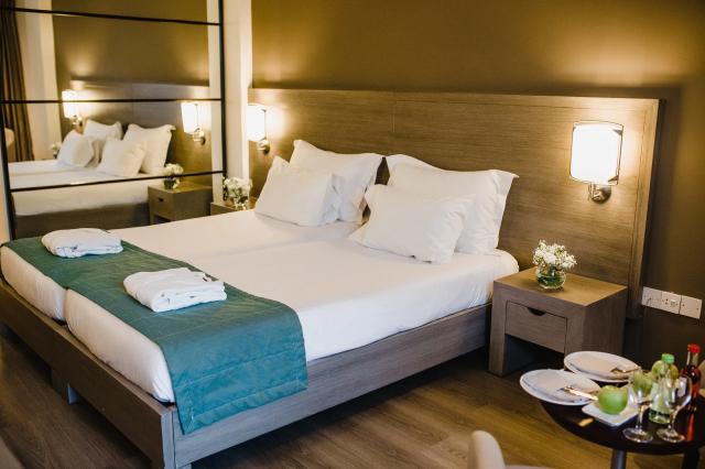 Deluxe Twin Room Inland View