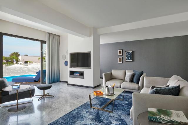 Lifestyle Suite, Sea View each with a Private Pool (Adults Only