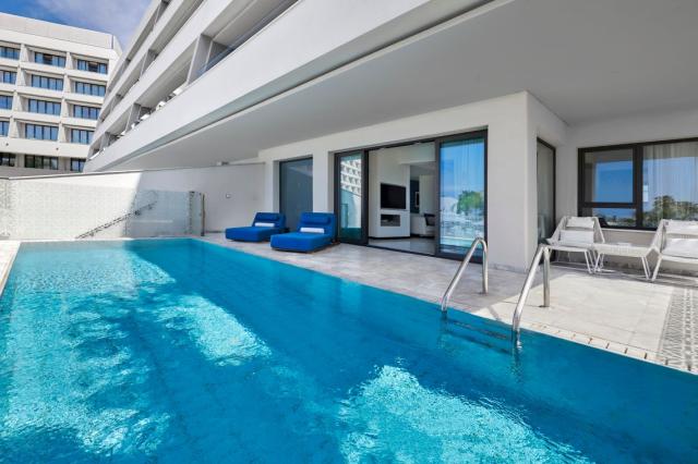 Lifestyle Suite, Sea View each with a Private Pool (Adults Only