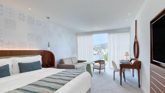 Superior Room Inland View King Bed