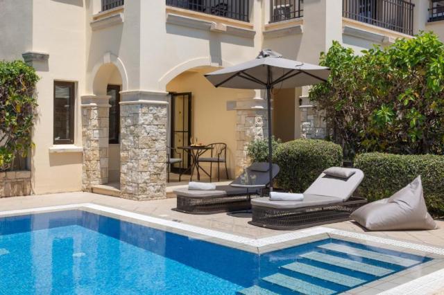 One Bedroom Family Room with Private Pool Golf & Sea View