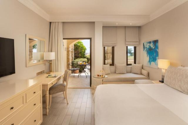 Deluxe Private Pool Room