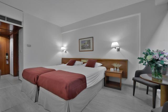 Twin Room Inland View
