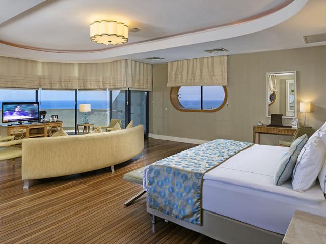 Admiral Suite