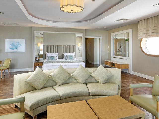 Admiral Suite
