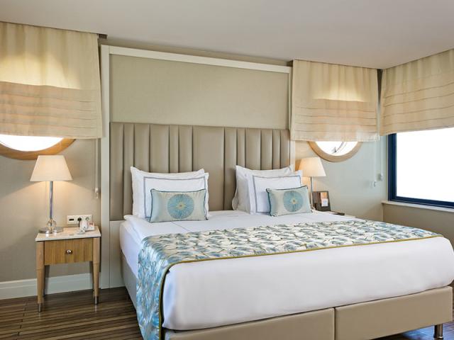 Admiral Suite