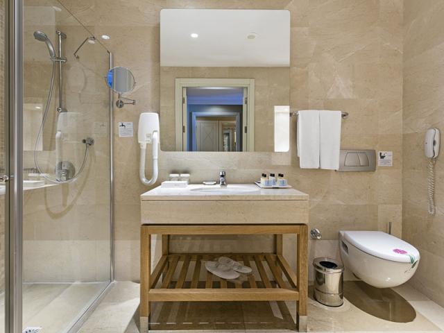 Admiral Suite