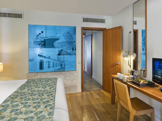 Family Room Anex Garden View