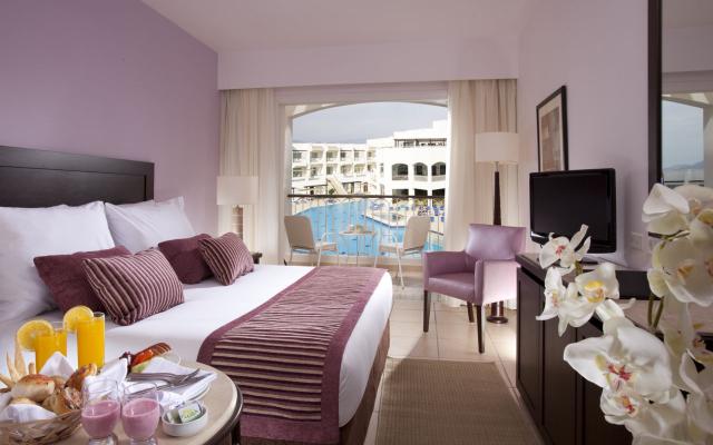 Superior Pool View Room 