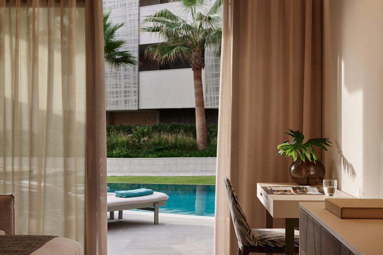 Junior Suite Pool View Sharing Pool