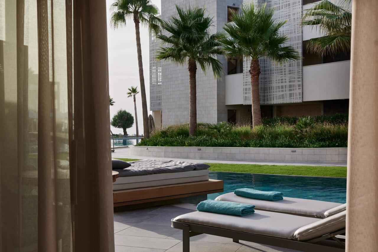 Junior Suite Pool View Sharing Pool