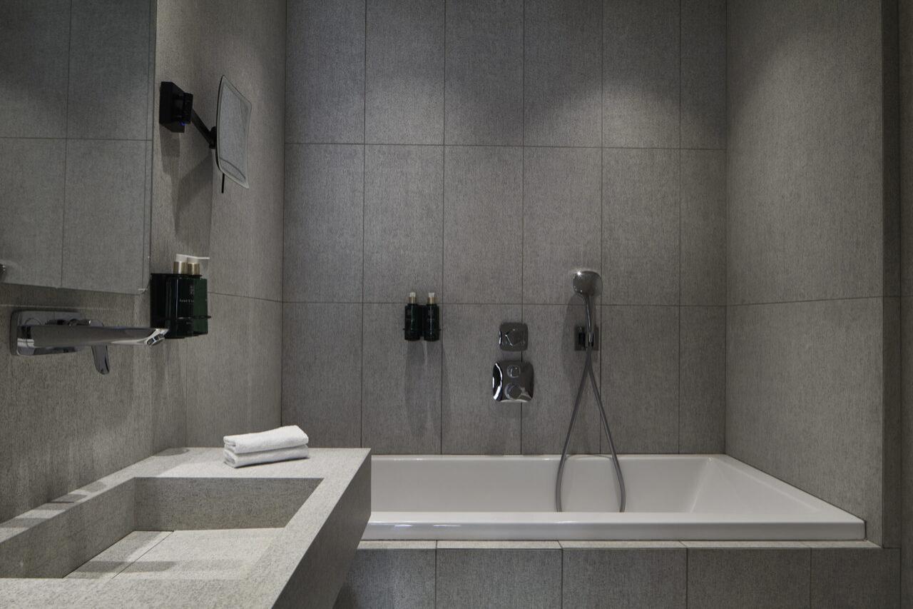 Executive Suite Sea Front with Jacuzzi