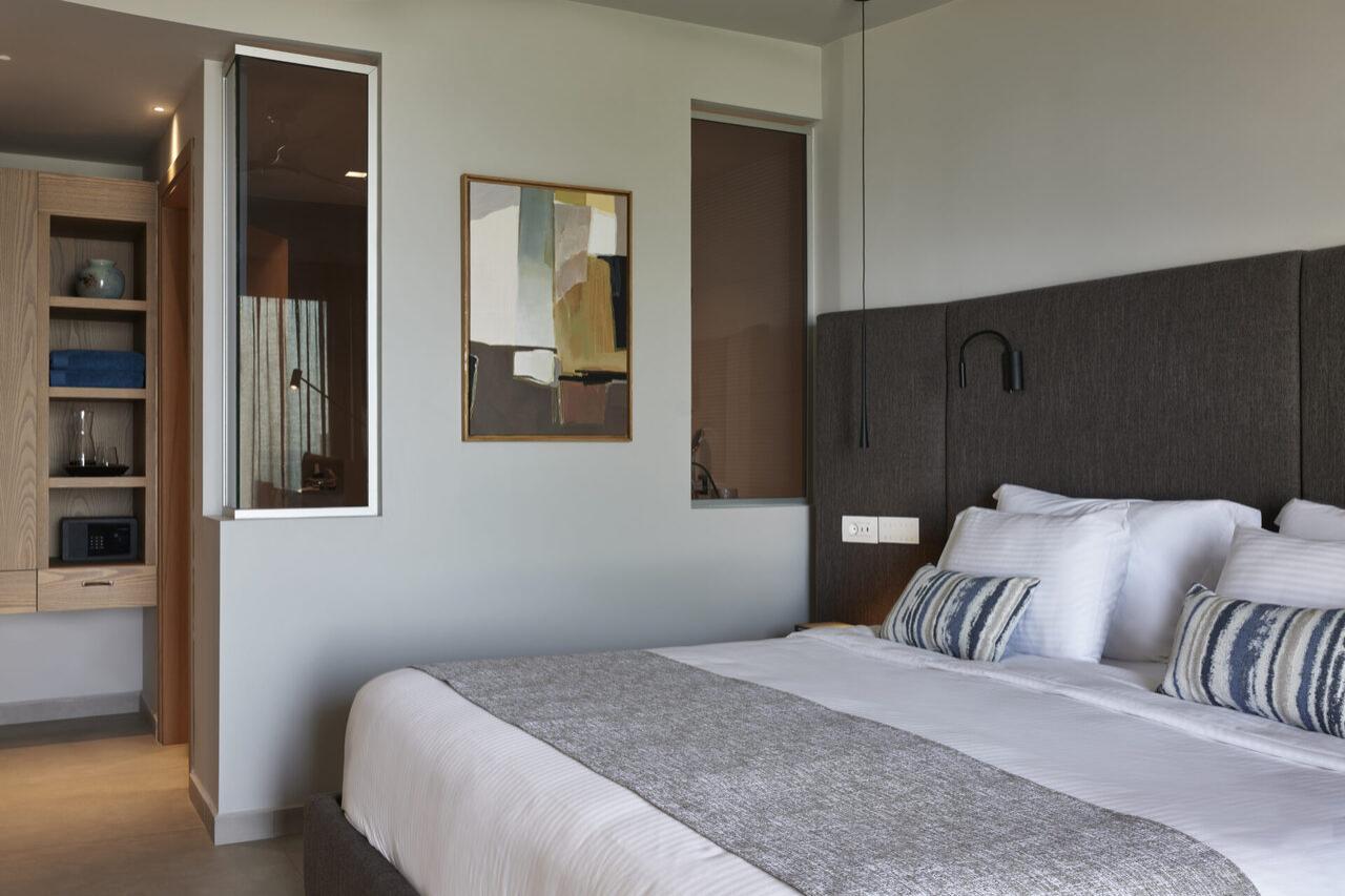 Executive Suite Beach Front with Private Pool