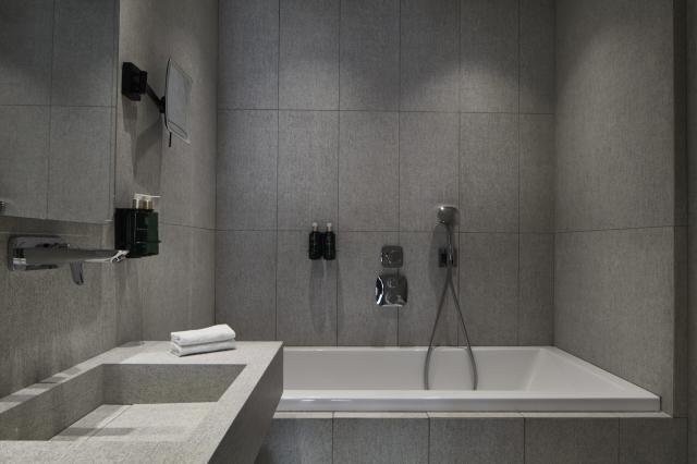 Executive Suite Sea Front with Jacuzzi