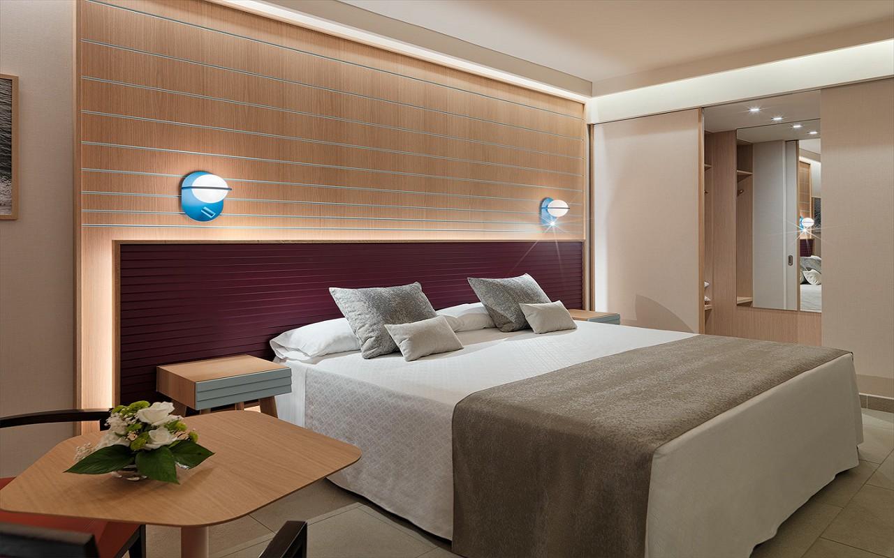 DBL (2AD)/Twin Balcony or Terrace