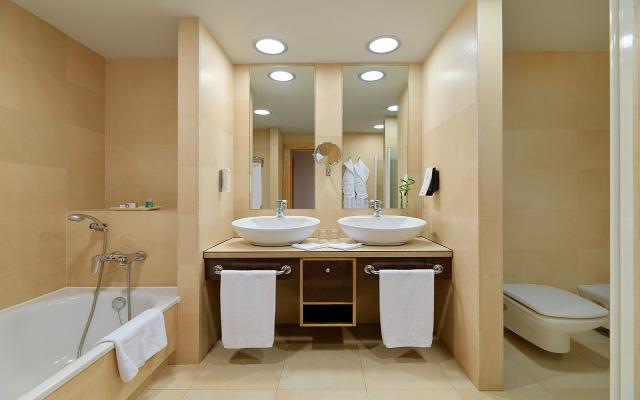 DBL (2AD)/Twin Balcony or Terrace, Sea View