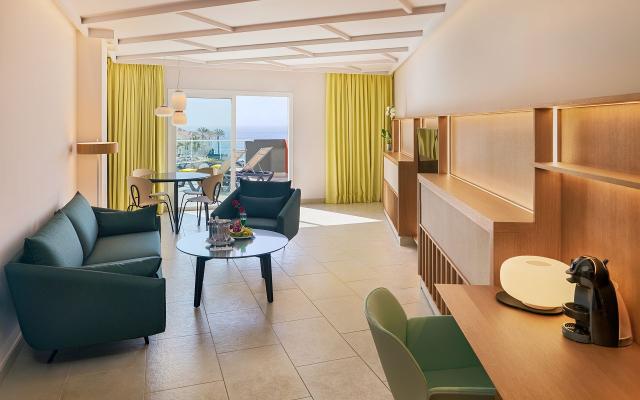 Suite Balcony or Terrace, Superior Sea View
