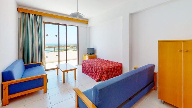 One Bedroom Apartment Limited Sea View
