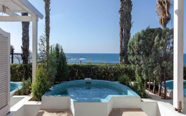 Garden Studio Suite With Outdoor Whirlpool
