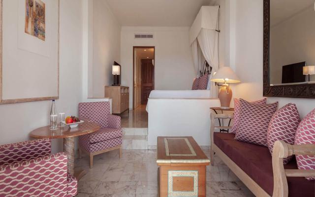 Garden Studio Suite With Outdoor Whirlpool