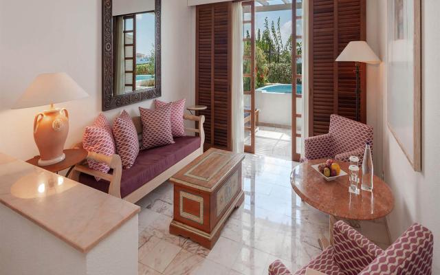 Garden Studio Suite With Outdoor Whirlpool