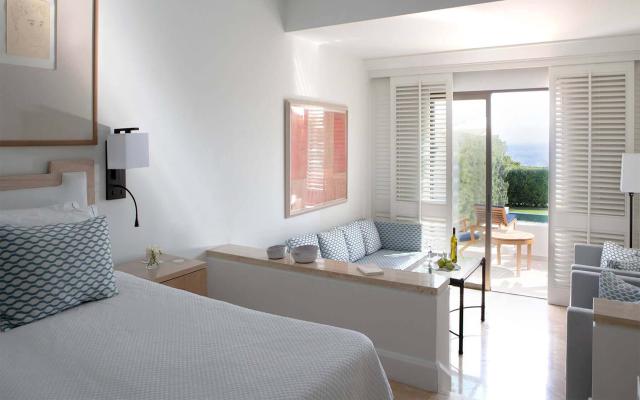 Studio Suite Sea View with Pool