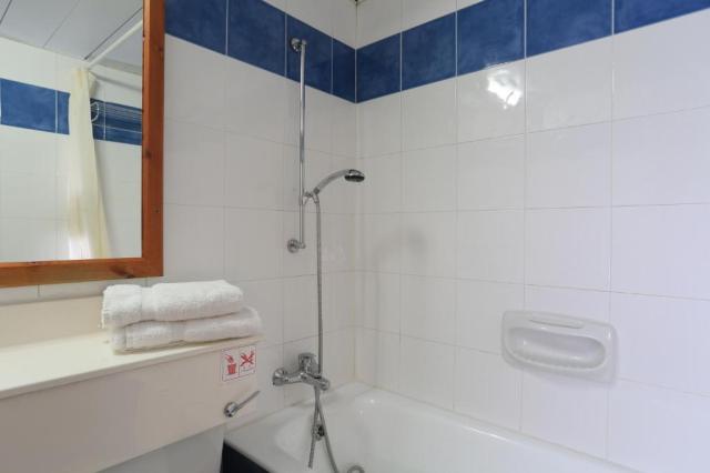 One Bedroom Apartment Inland View
