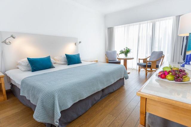 Mountain View Room