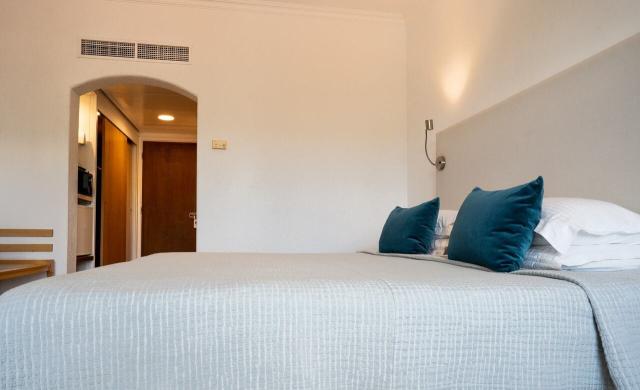 Mountain View Room