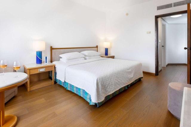 Executive Suite One Bedroom Sea View