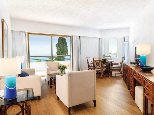 Executive Suite One Bedroom Sea View