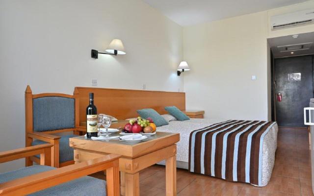 Twin Room Inland View