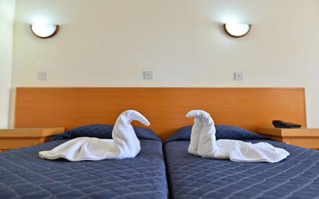 Twin Room Inland View