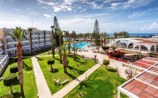 Louis Phaeton Beach