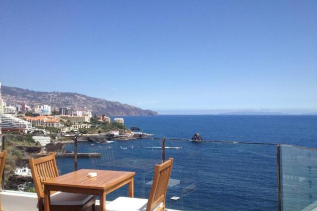 Madeira Regency Cliff