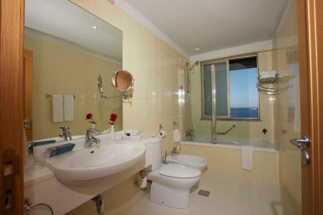 Double/Twin Room Sea View Room
