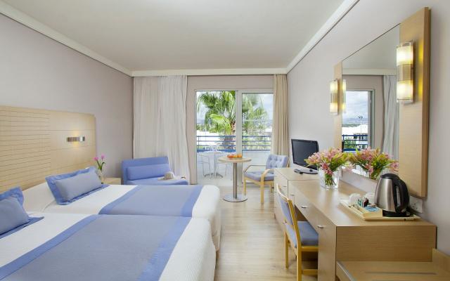 Double - Twin Room Inland View