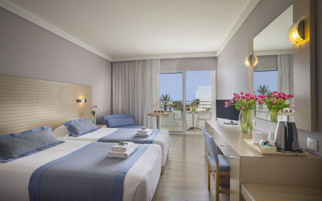 Double - Twin Room Side Sea View