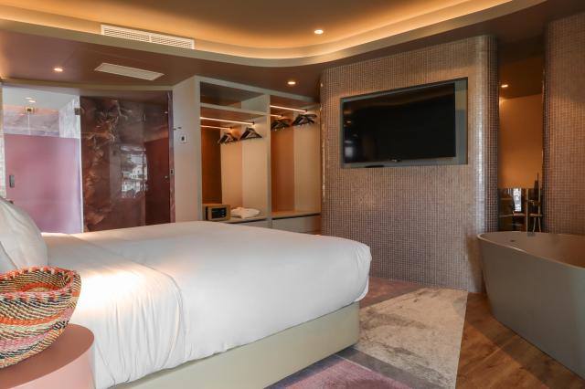 Junior Suite Room