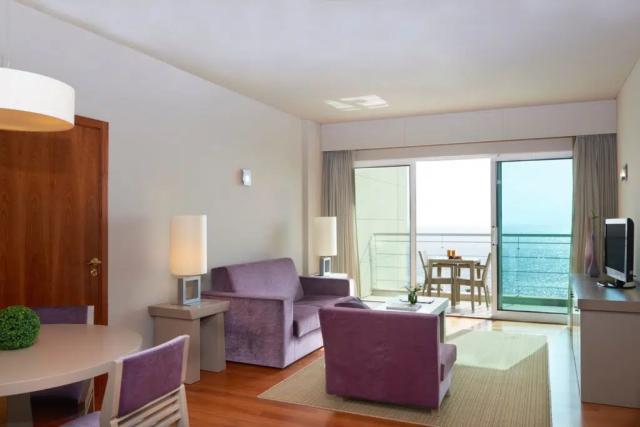 Royal Suite