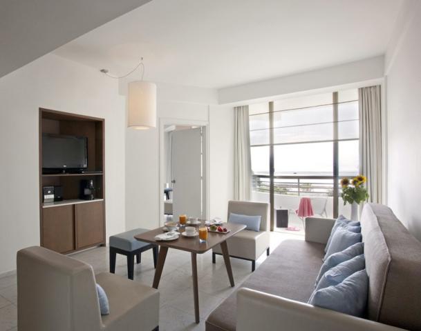 One Bedroom Suite Sea View