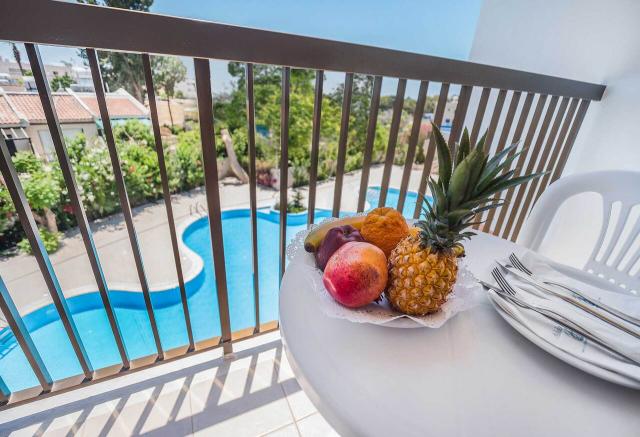 Twin Room Pool View