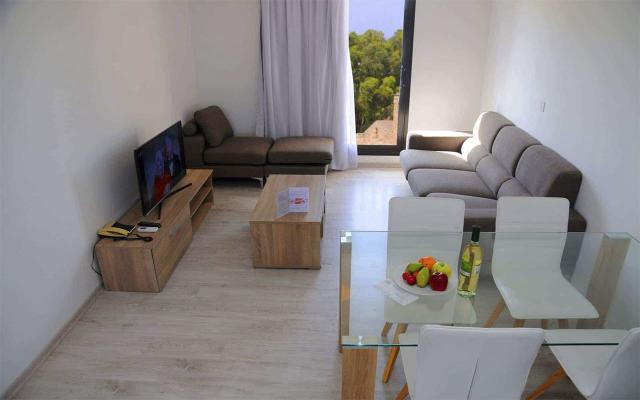 One Bedroom Apartment
