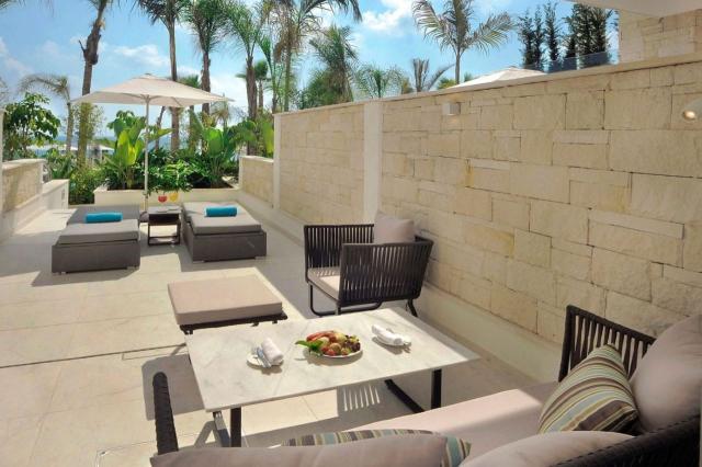 Superior Cabana Private Garden Sea View