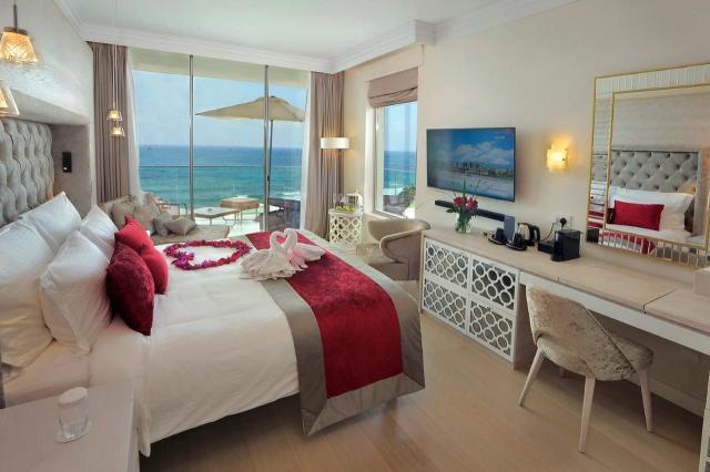 Honeymoon Suite Sea View